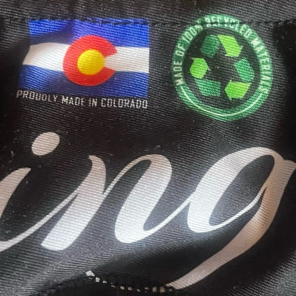 Mellivora Large Colorado Made Leggings - Picture 6 of 10